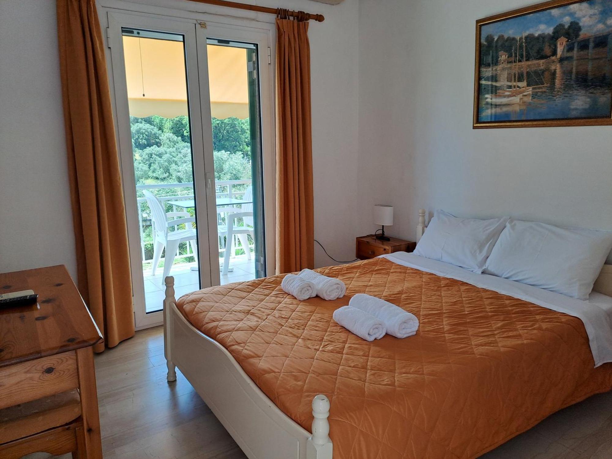 Evridiki Apartments Mesongí エクステリア 写真