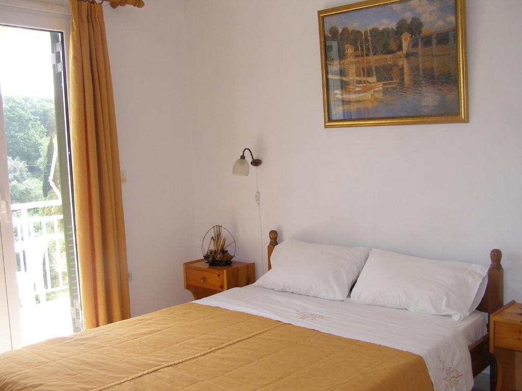 Evridiki Apartments Mesongí エクステリア 写真